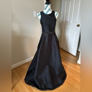 Gorgeous Monique Lhuillier Jadore gown in black
